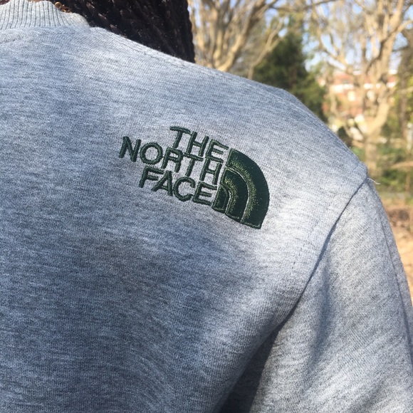 North Face Gray Pullover Logo Sweatshirt - Picture 5 of 8